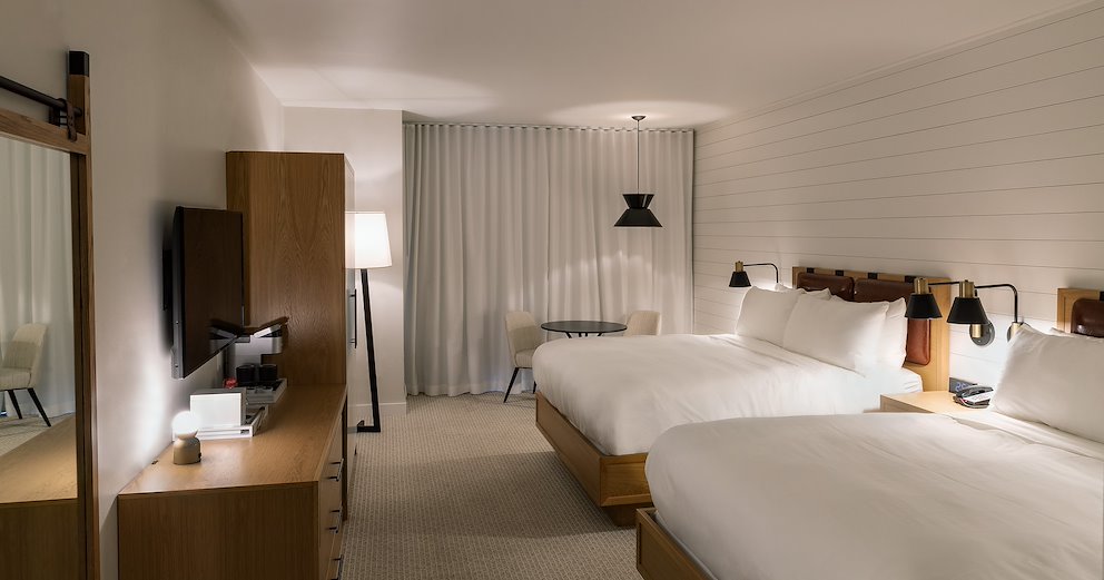 double queen room at the dorr hotel in door county wi