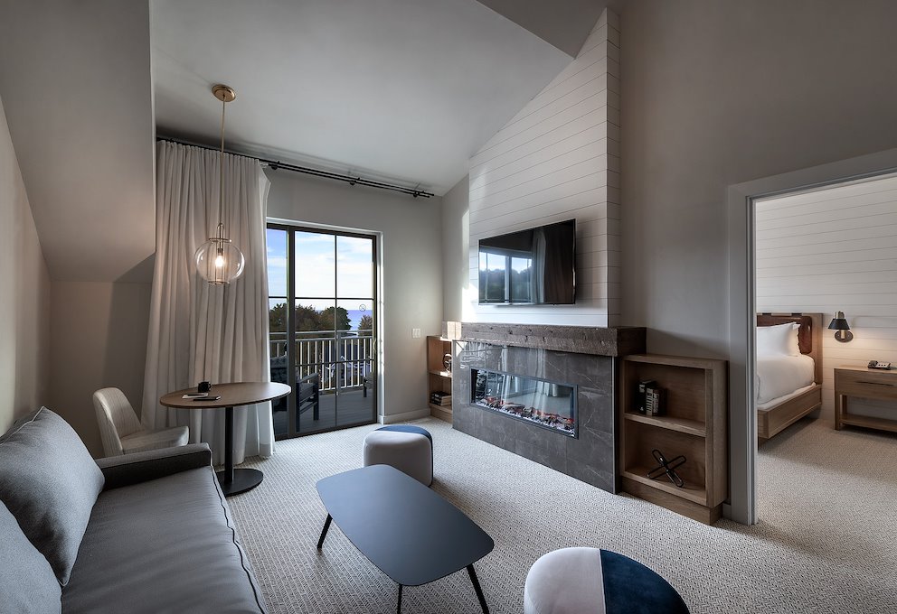 hotel suite at the dorr hotel in door county wi