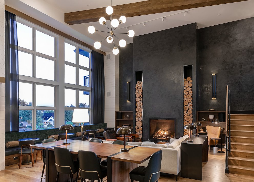 lounge at the dorr hotel in door county wi